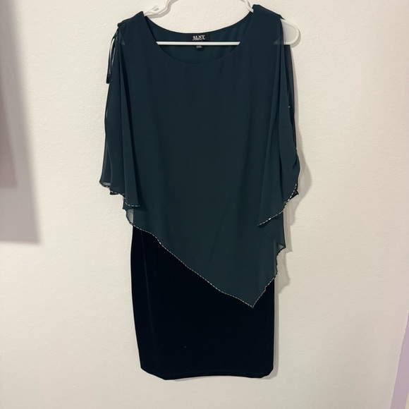 SLNY Dresses & Skirts - SLNY Teal Dress